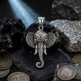 Gehörnter Totenkopf-Anhänger aus Edelstahl