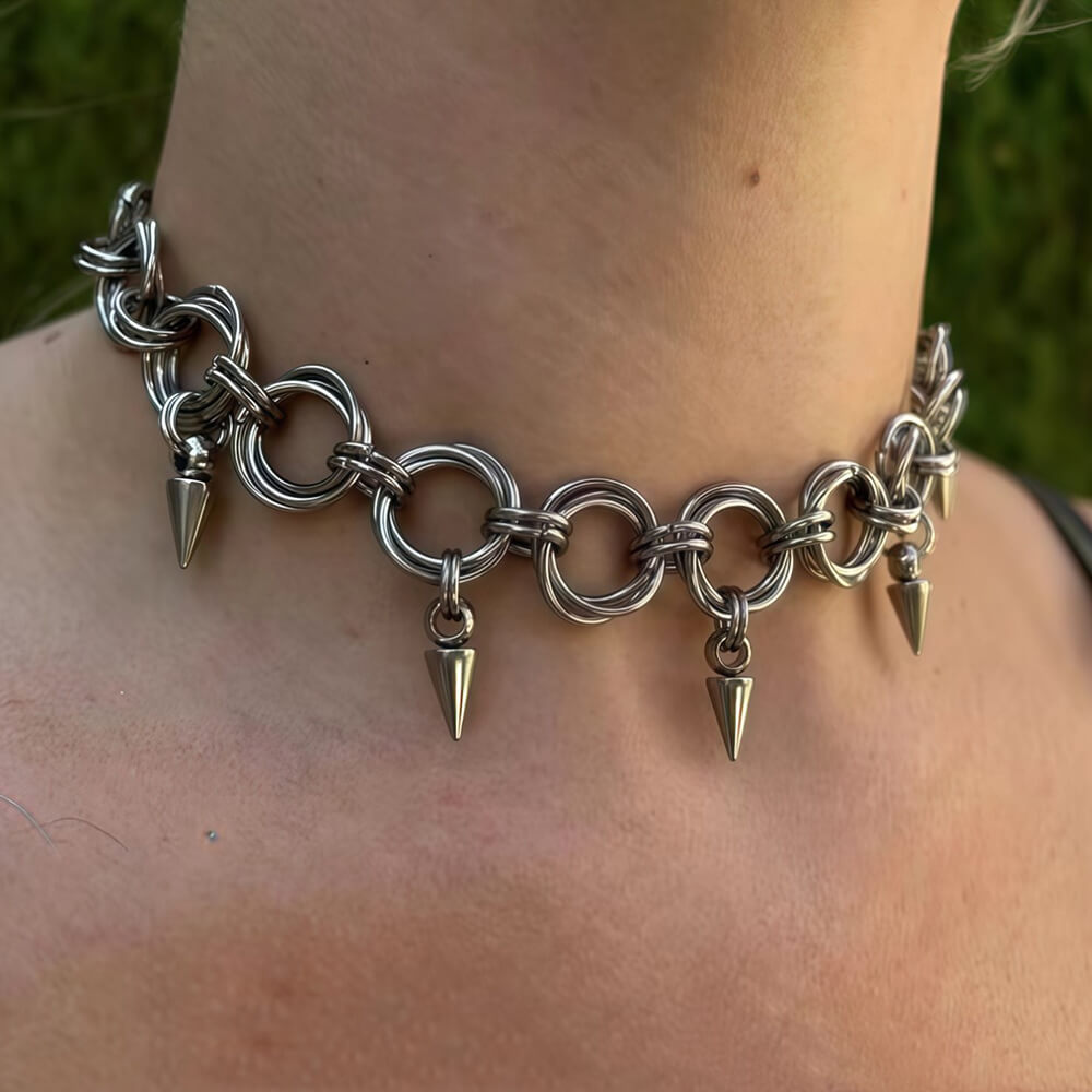 Punk Interlocking Studded Stainless Steel Clavicle Necklace | Gthic.com