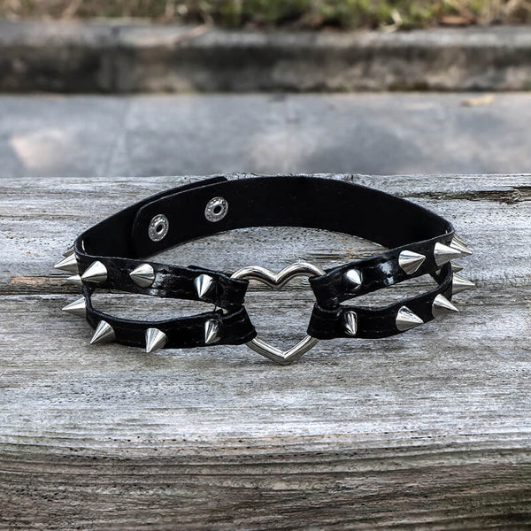Punk Rivets Heart Leather Choker Necklace | Gthic.com