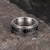 Anello girevole in acciaio inossidabile con croce di teschio