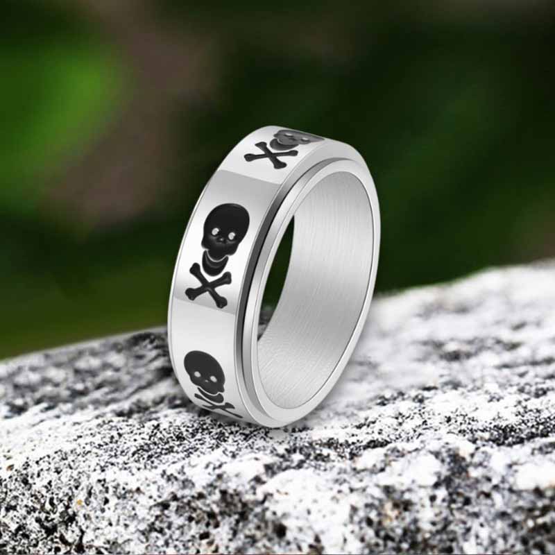 Anello girevole in acciaio inossidabile con croce di teschio