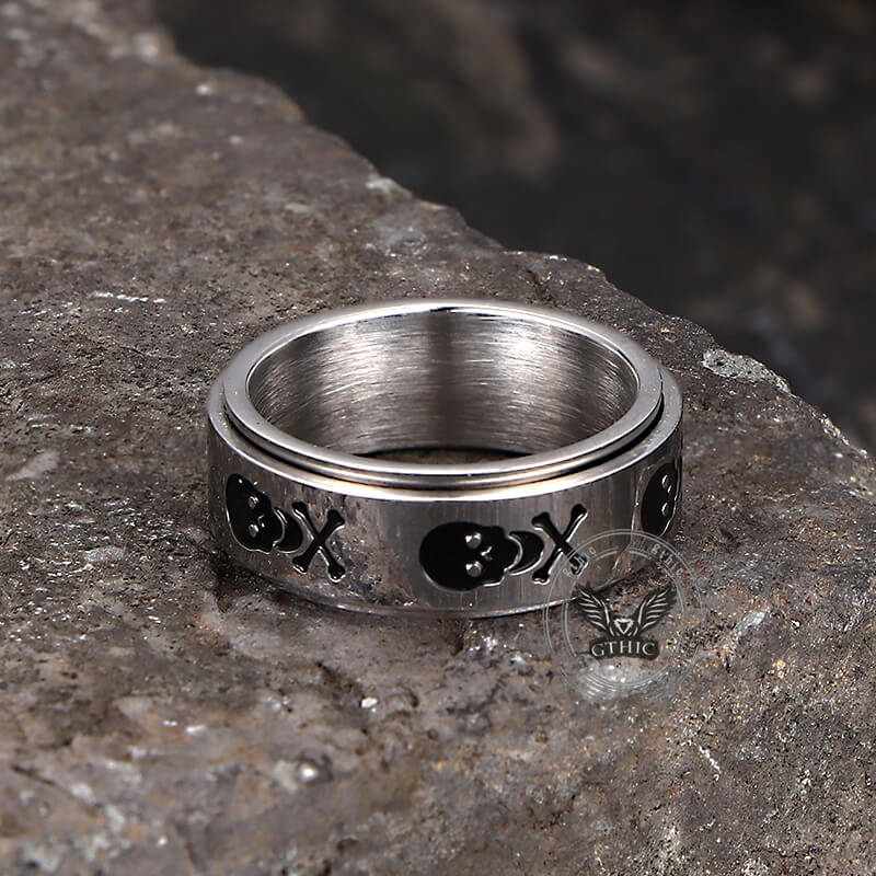 Anello girevole in acciaio inossidabile con croce di teschio