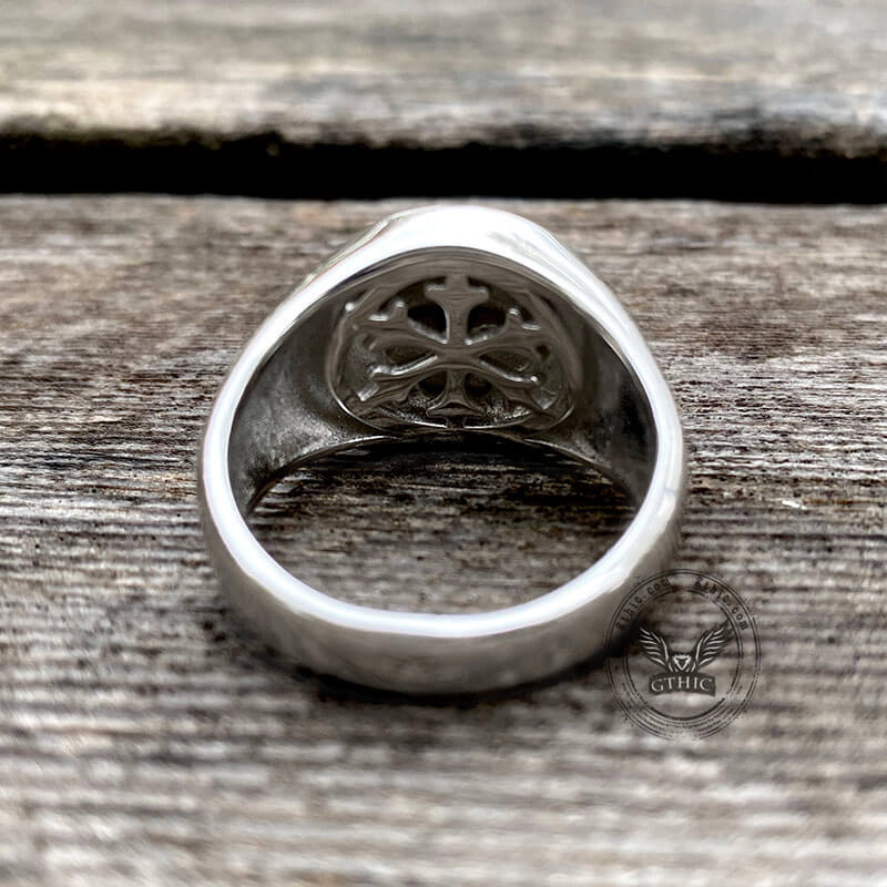 Totenkopf-Ring aus Sterlingsilber mit Rock-Symbol