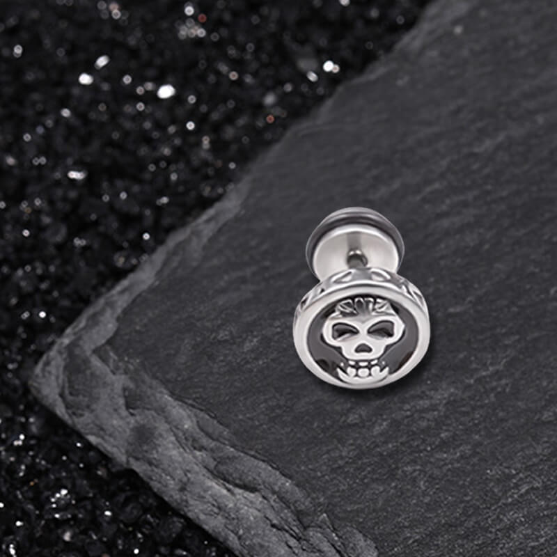Pendientes redondos de acero con calavera