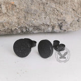 Pendientes simples de acero inoxidable con piedra negra