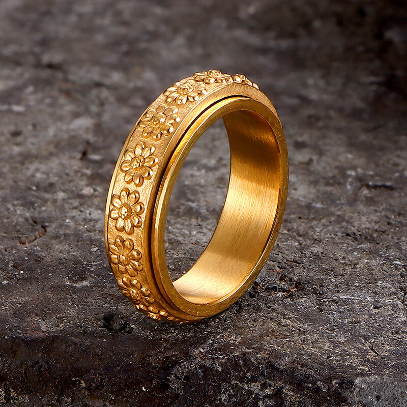 Simple Daisy Pattern Stainless Steel Spinner Ring | Gthic.com