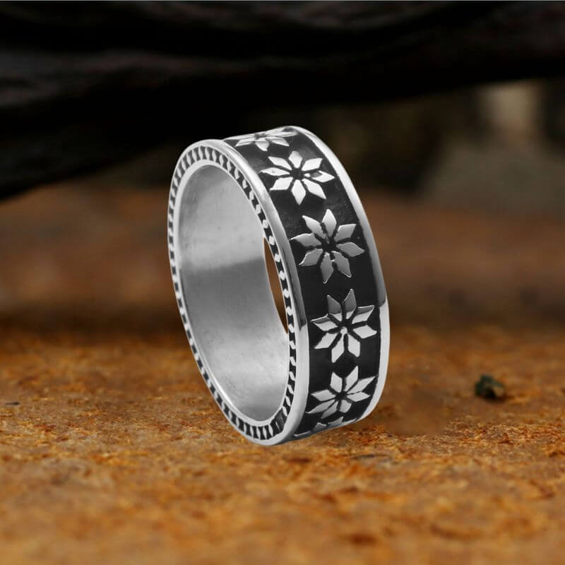Simple Punk Rhombus Flower Stainless Steel Ring | Gthic.com
