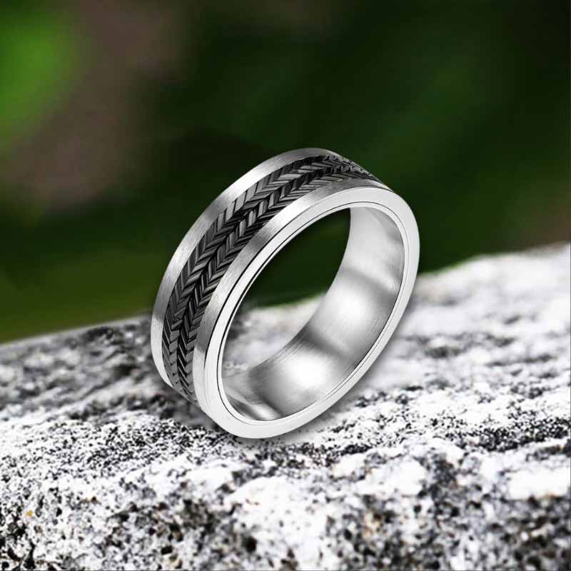 Bague rotative en acier inoxydable Skull Cross