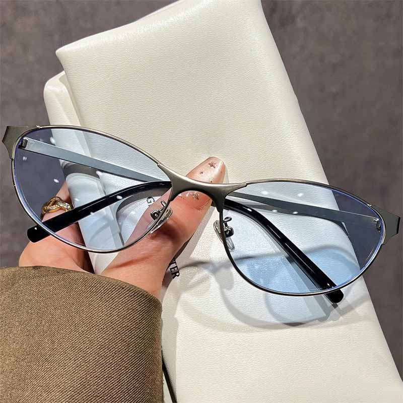 Street Y2K Metal Frame Cat-Eye Retro Sunglasses 01 | Gthic.com