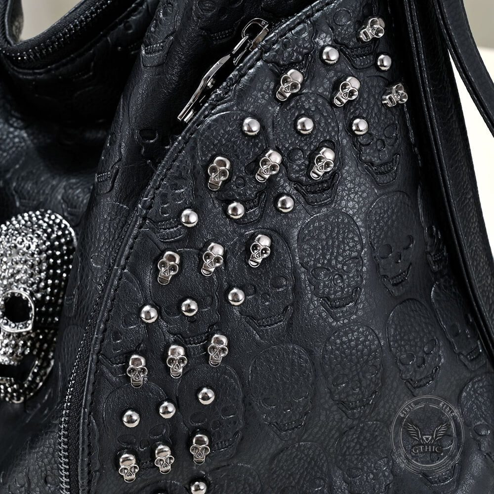 Bolso de cuero con bordado de calavera gótica