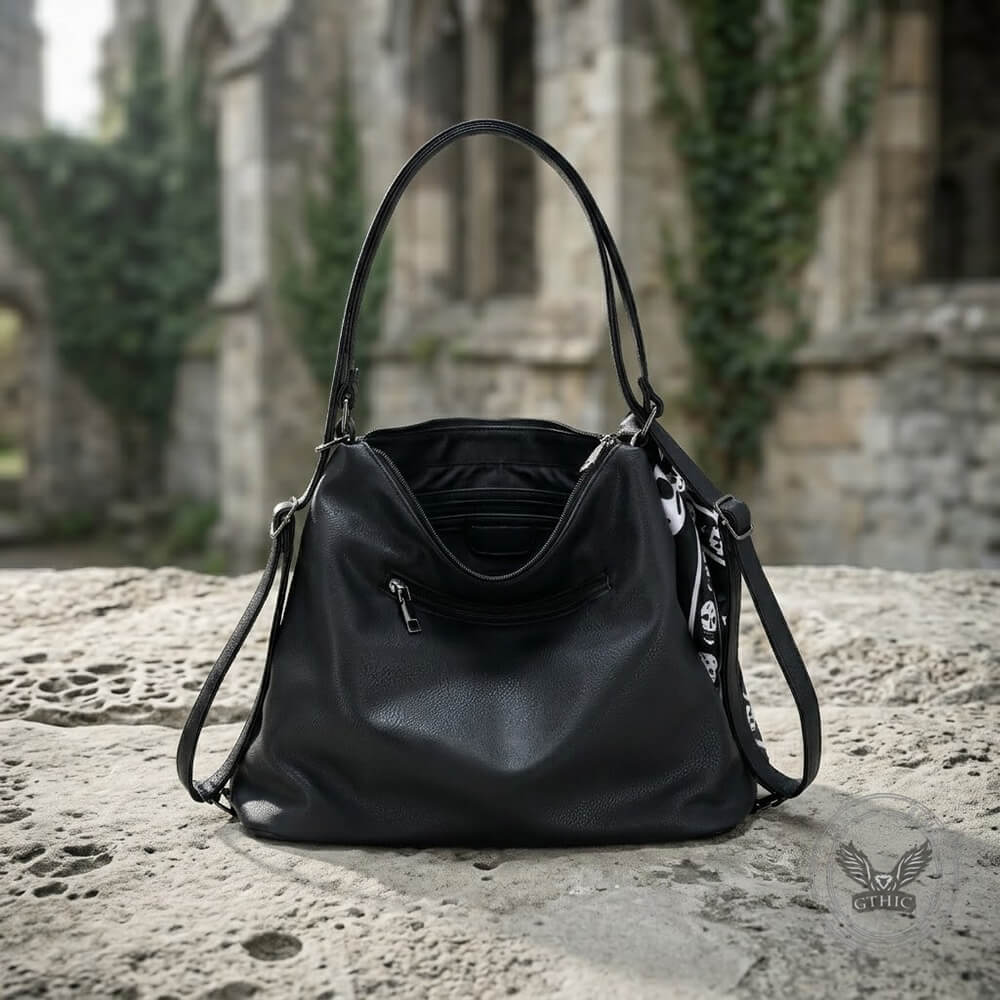 Bolso de cuero con bordado de calavera gótica
