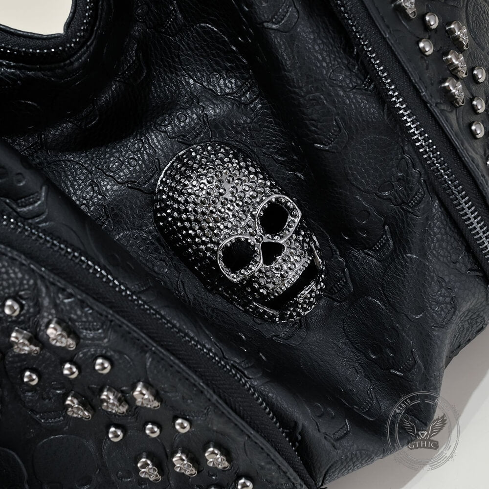 Bolso de cuero con bordado de calavera gótica