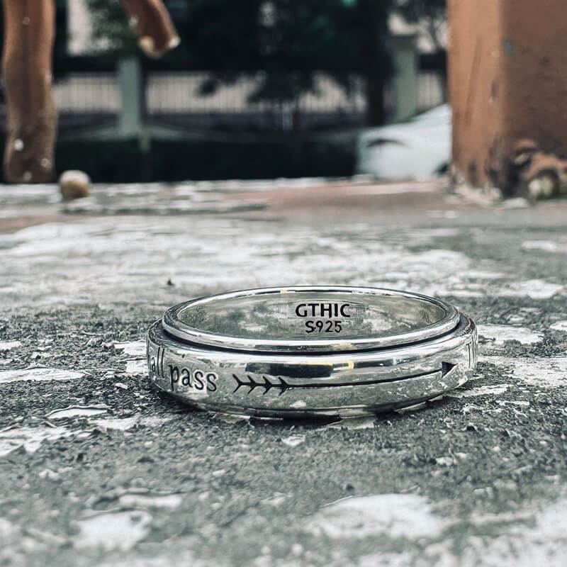 Anillo de plata de ley con diseño floral gótico y circonitas