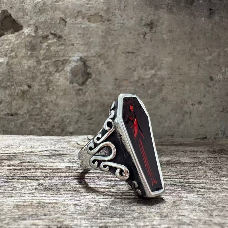 Anello con teschio in acciaio inossidabile della bara del vampiro Anello con teschio in acciaio inossidabile della bara del vampiro