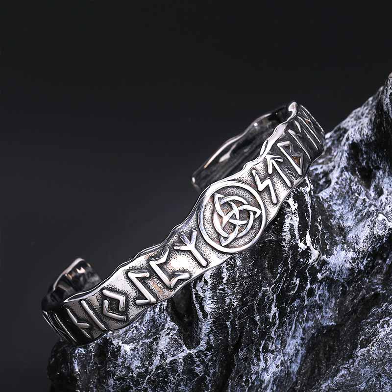 Viking Rune Triangle Knot Stainless Steel Bracelet 02 | Gthic.com