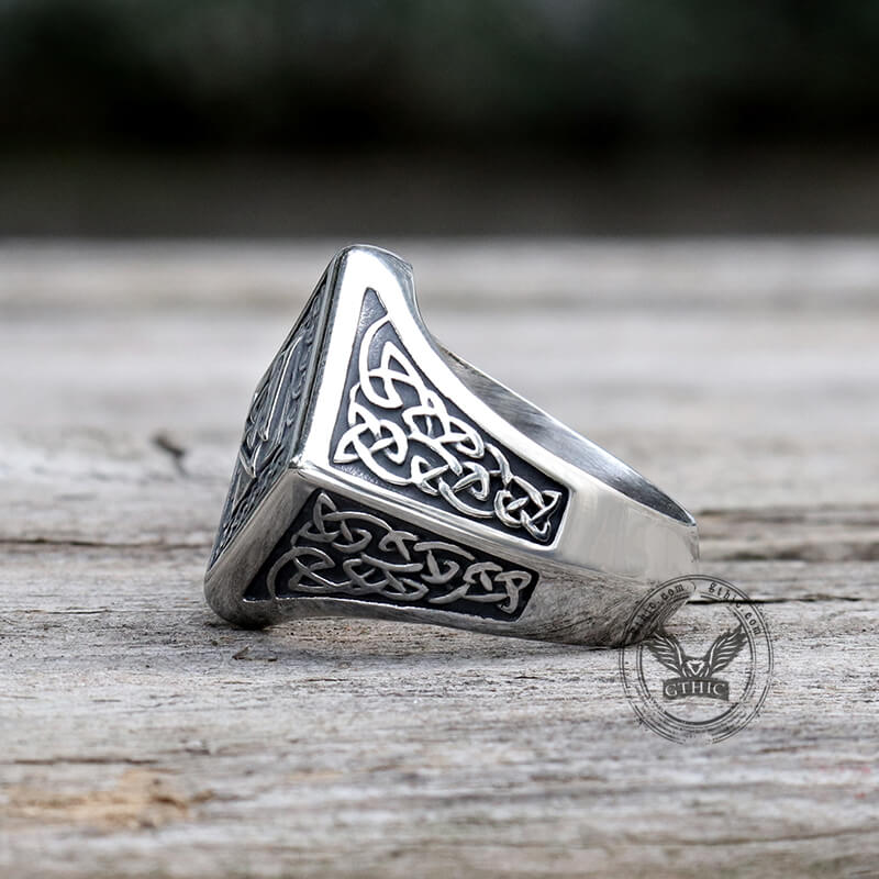 Anillo de acero inoxidable con runas de nudo celta vikingo