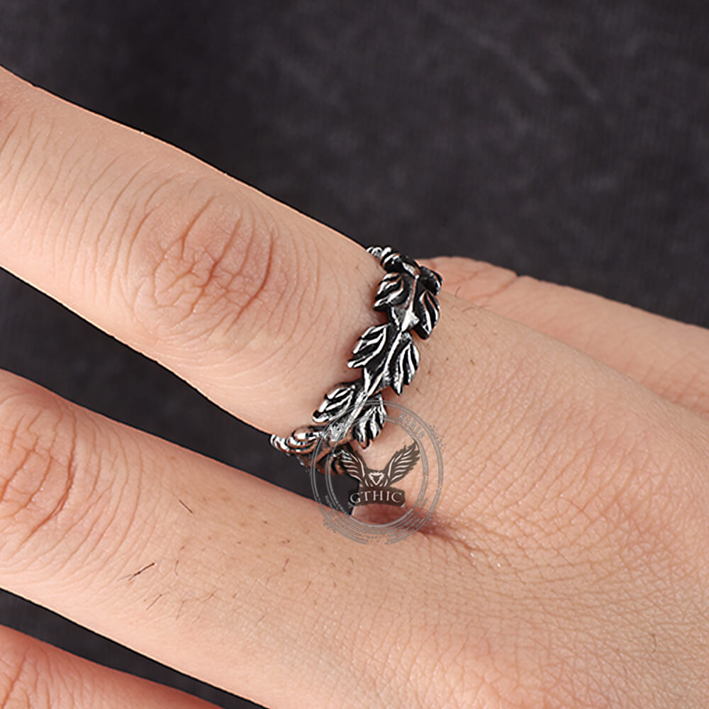 Vintage Animal Feather Stainless Steel Ring | Gthic.com