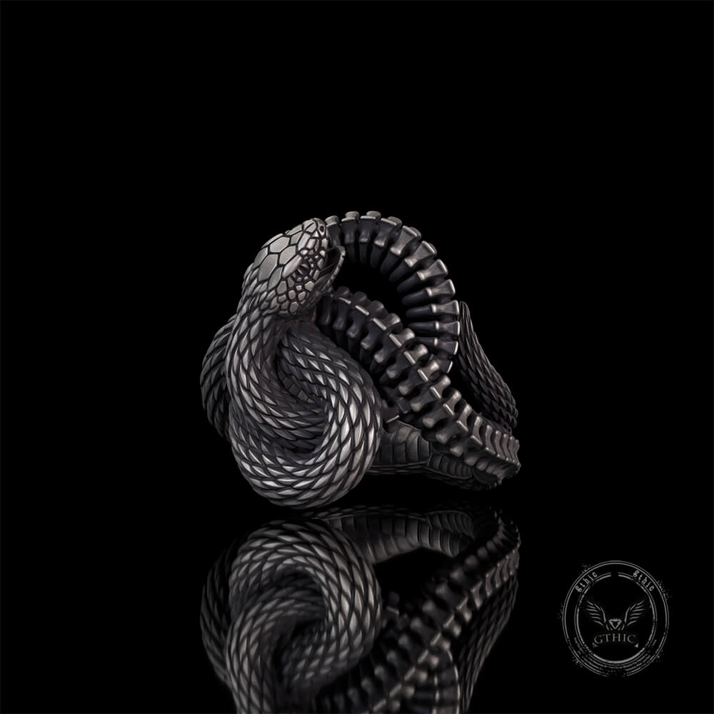 Vintage Coiled Snake Sterling Silver Animal Ring | Gthic.com