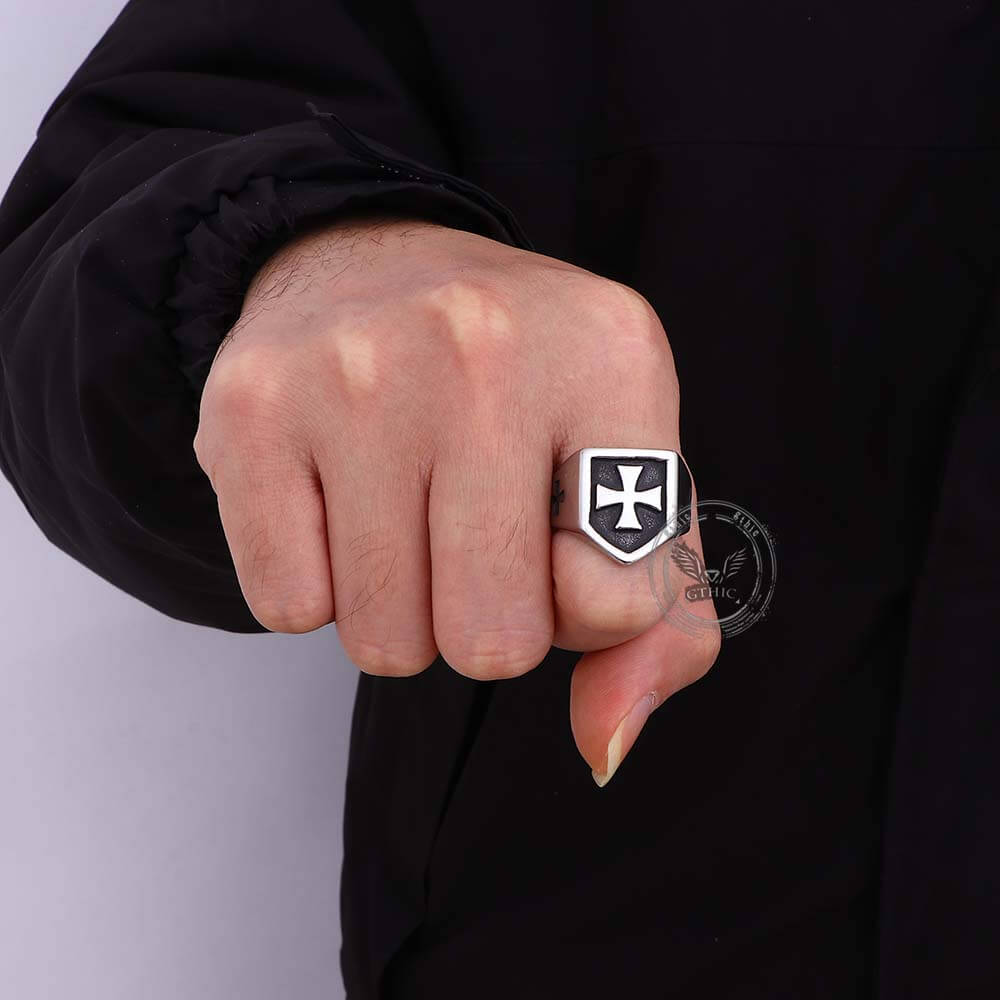 Vintage Cross Pattern Stainless Steel Shield Ring | Gthic.com