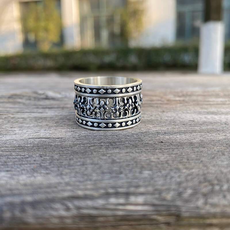 Vintage Crown Design Sterling Silver Ring | Gthic.com