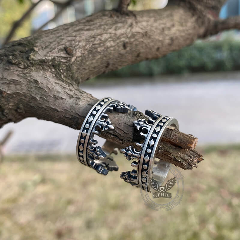 Vintage Crown Design Sterling Silver Ring | Gthic.com