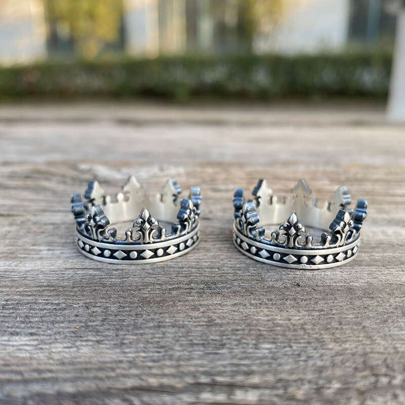 Vintage Crown Design Sterling Silver Ring | Gthic.com
