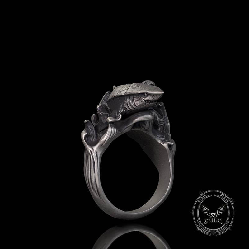 Vintage Fierce Shark Ocean Wave Sterling Silver Ring