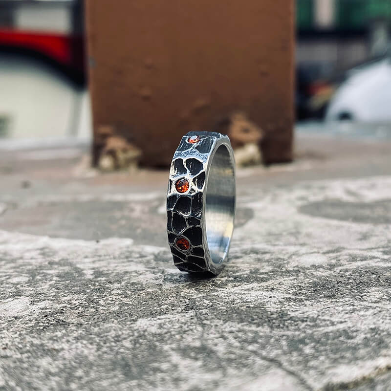 Vintage Hammer Pattern Zircon Inlaid Stainless Steel Ring | Gthic.com