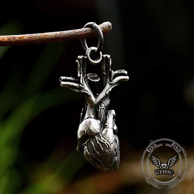 Vintage Heart Shape Stainless Steel Pendant 01 | Gthic.com