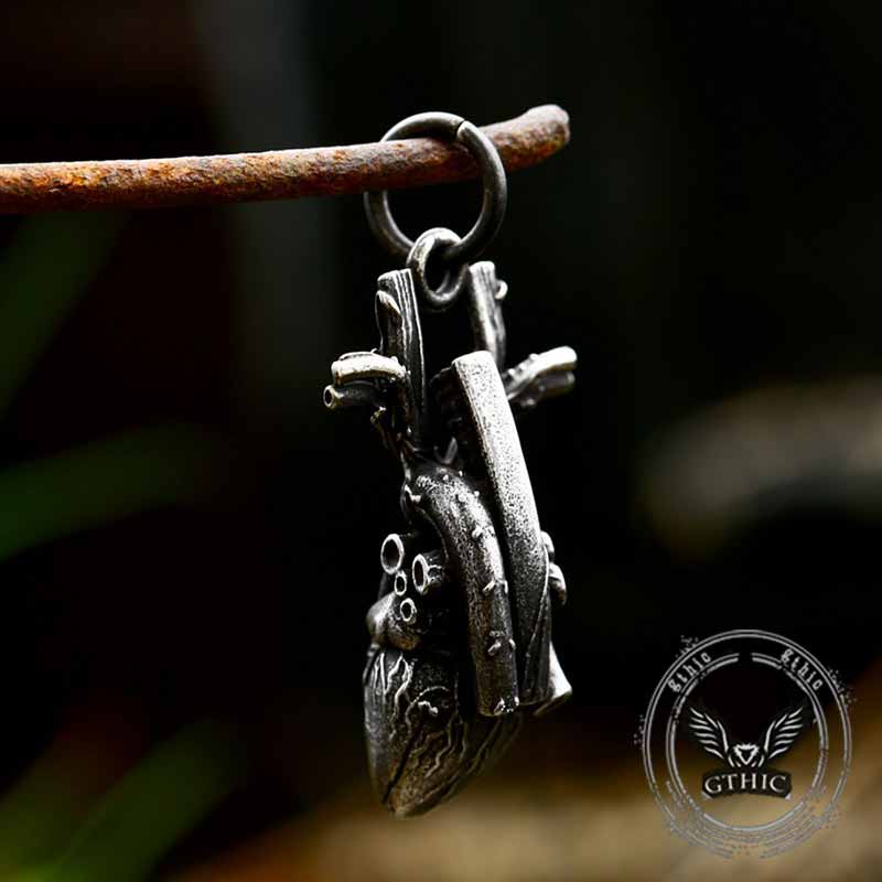Vintage Heart Shape Stainless Steel Pendant 02 | Gthic.com
