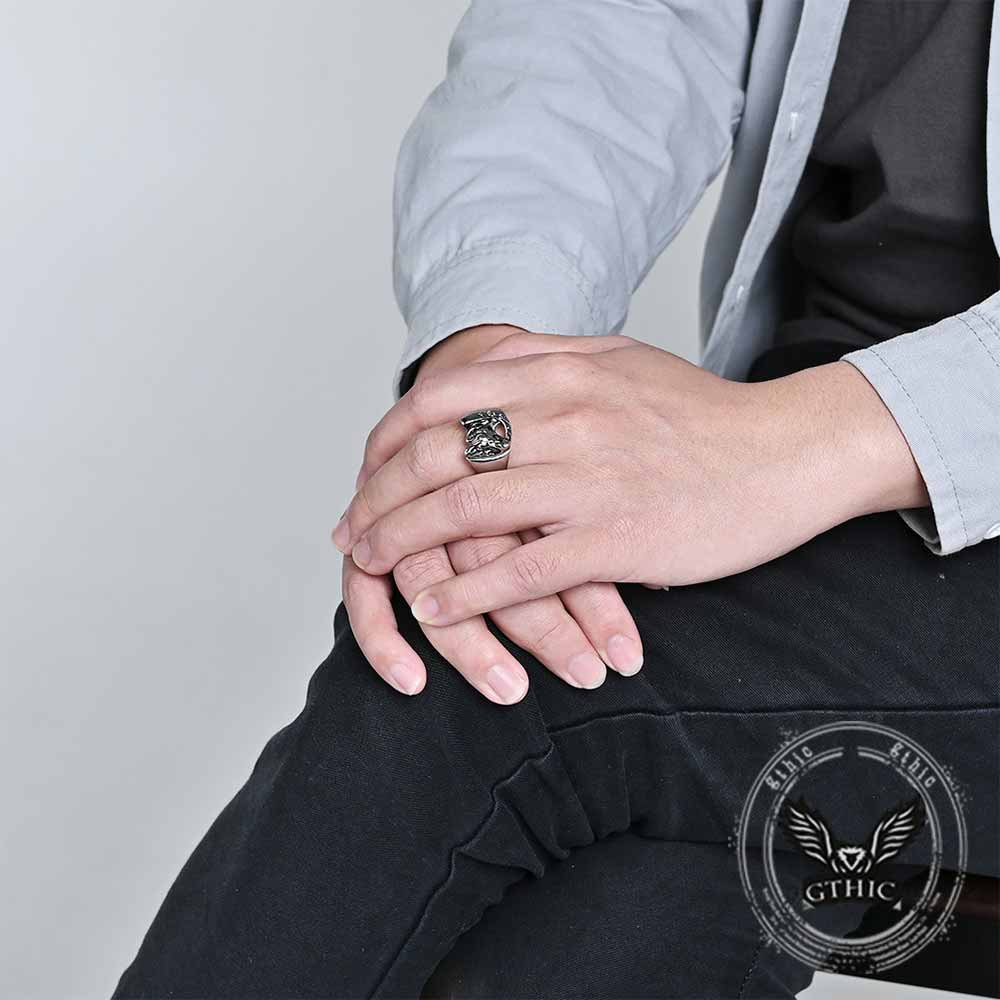 Vintage Horseshoe Horse Head Stainless Steel Ring | Gthic.com