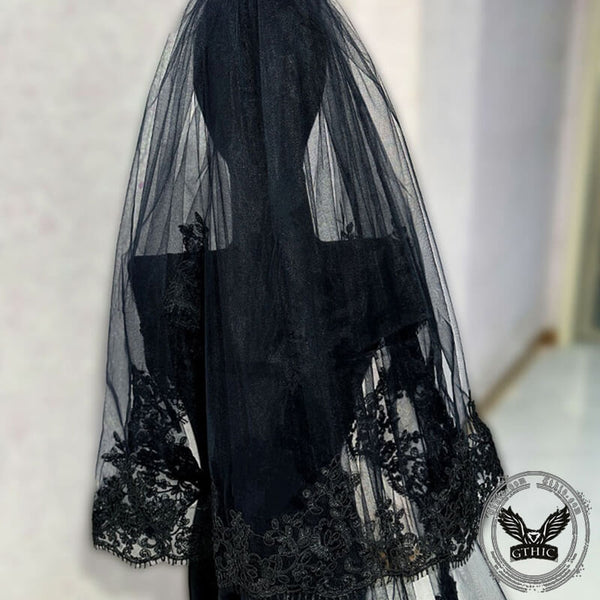 Vintage Mysterious Bride Lace Veil | Gthic.com