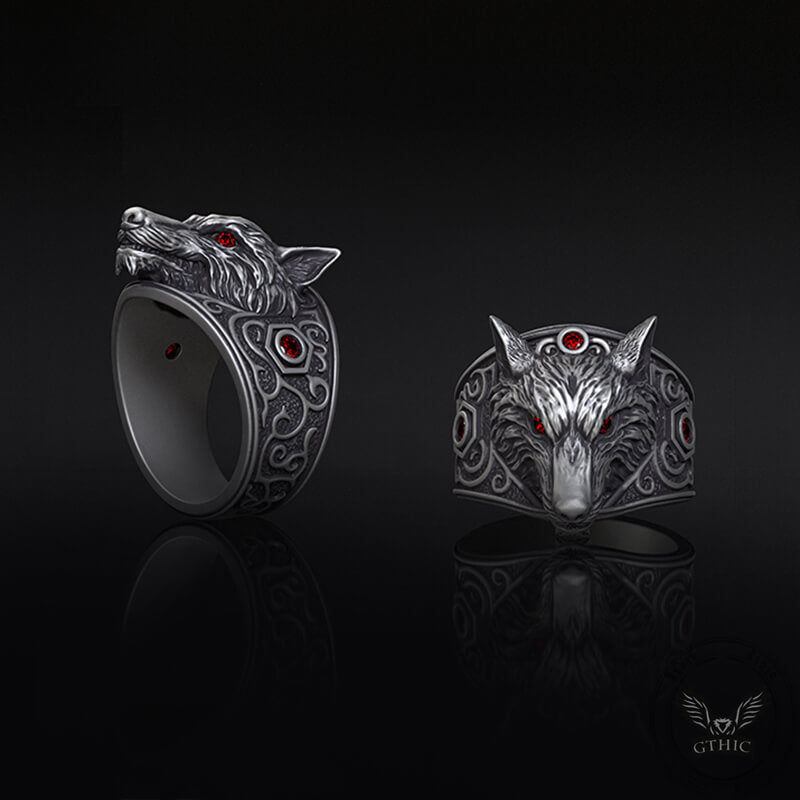 Vintage Red Eyed Wolf Zircon Sterling Silver Ring | Gthic.com
