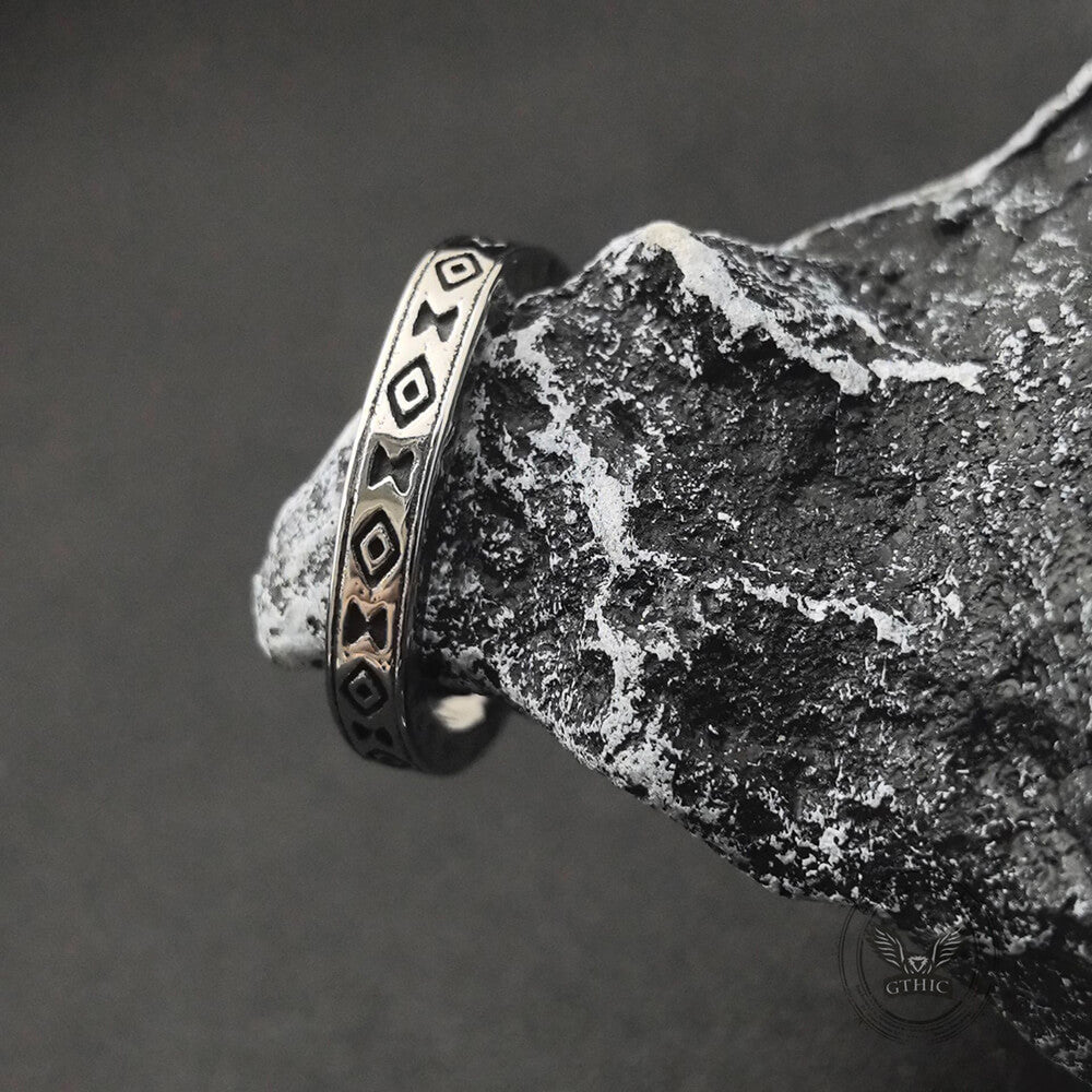 Anello in acciaio inossidabile con teschio di serpente arrotolato