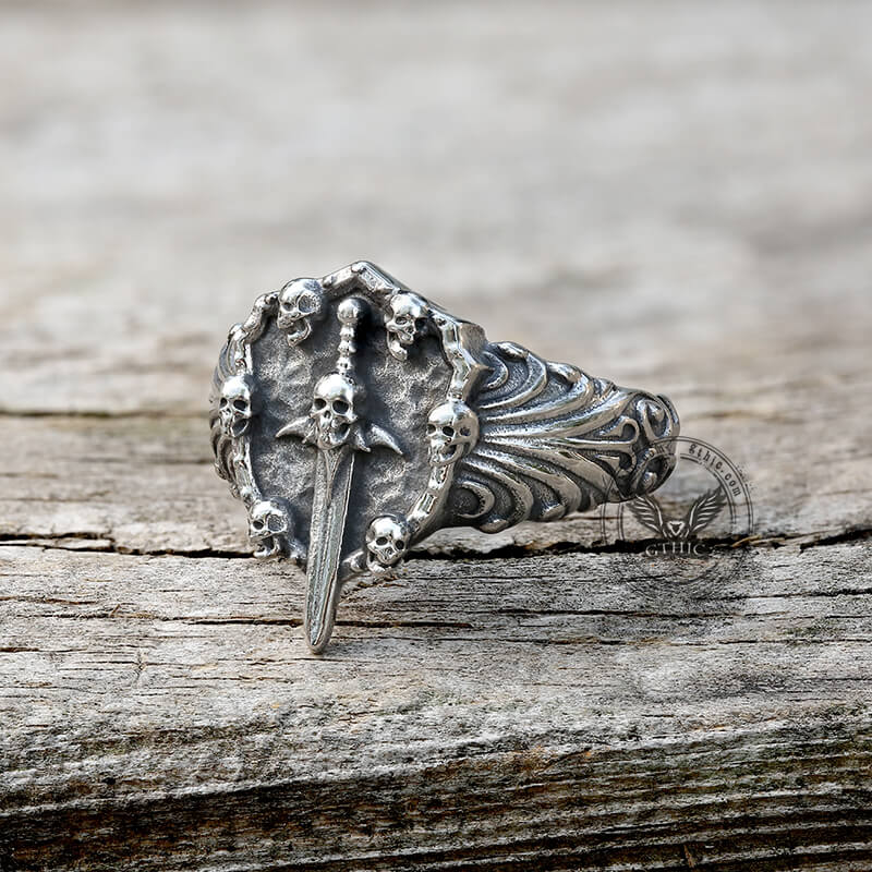 Bague en argent sterling avec tête de mort et piercing à l'épée