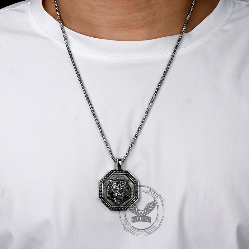 Ciondolo teschio in acciaio inossidabile con croce testa di tigre