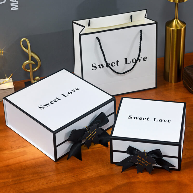 12 cm * 12 cm * 6 cm White Gift Box