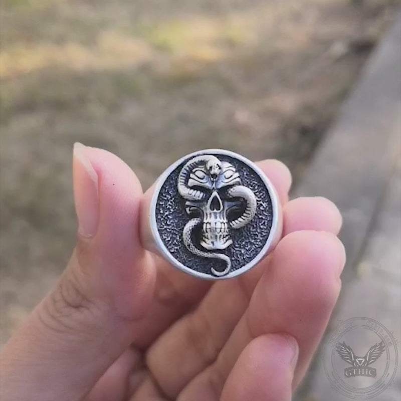 Bague tête de mort avec serpent rampant en argent sterling