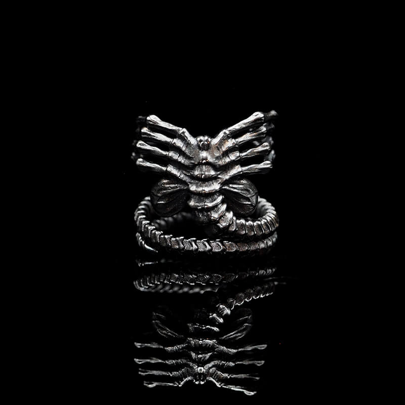 Alien Skeleton Sterling Silver Ring | Gthic.com