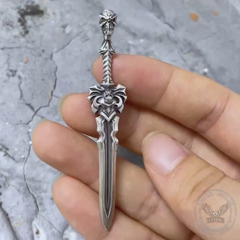 Ciondolo per arma con spada in argento sterling con teschio di demone