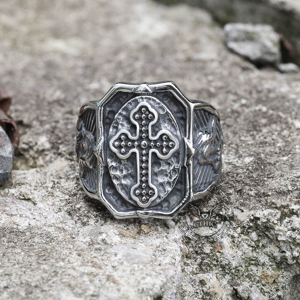 Edelstahlring mit knospendem Kreuz und Totenkopf