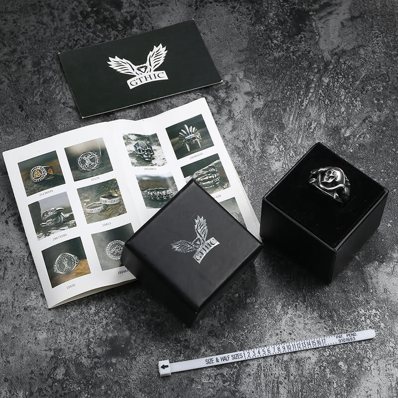 Gewundener Schlangen-Totenkopfring aus Edelstahl