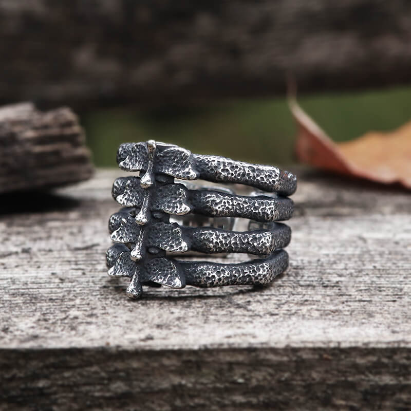 Detailed Vertebrae Stainless Steel Ring | Gthic.com