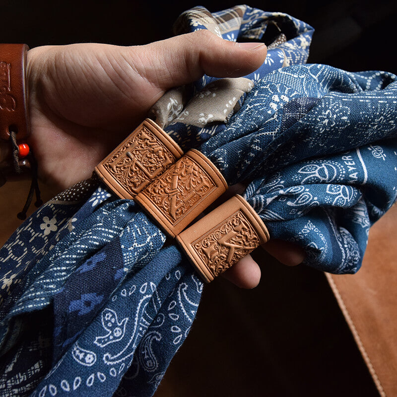 English Letter Leather Scarf Buckle 03 | Gthic.com