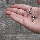 Totenkopf-Kreuz-Ohrring aus Edelstahl