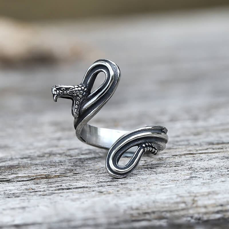 Fighting Snake Stainless Steel Animal Ring | Gthic.com