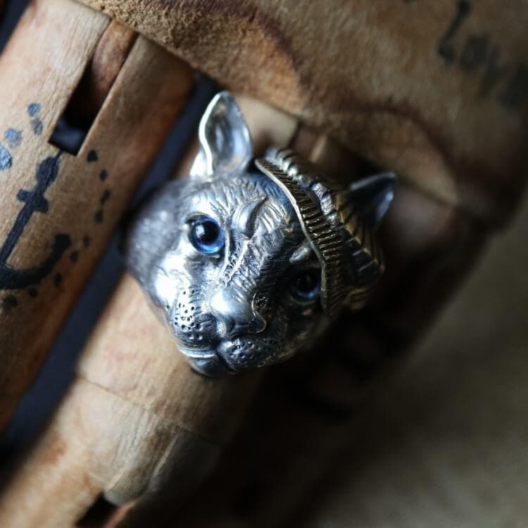 Gentleman Cat Crystal Cat’s Eyes Sterling Silver Ring