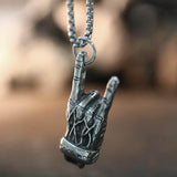 Gothic Dark Rock Sterling Silver Skull Necklace 03 | Gthic.com