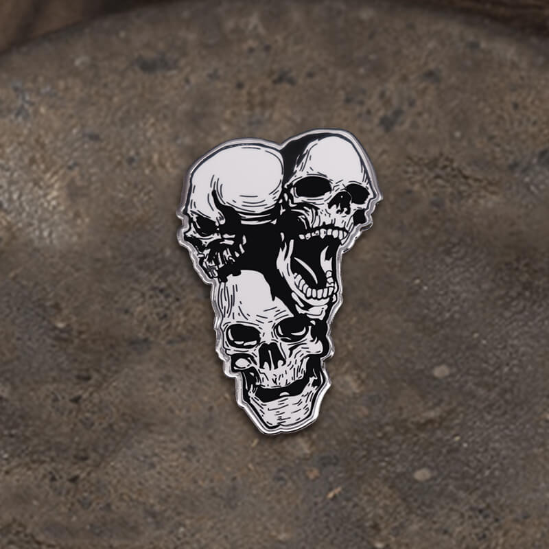 Gothic Stacked Skull Heads Alloy Brooch | Gthic.com