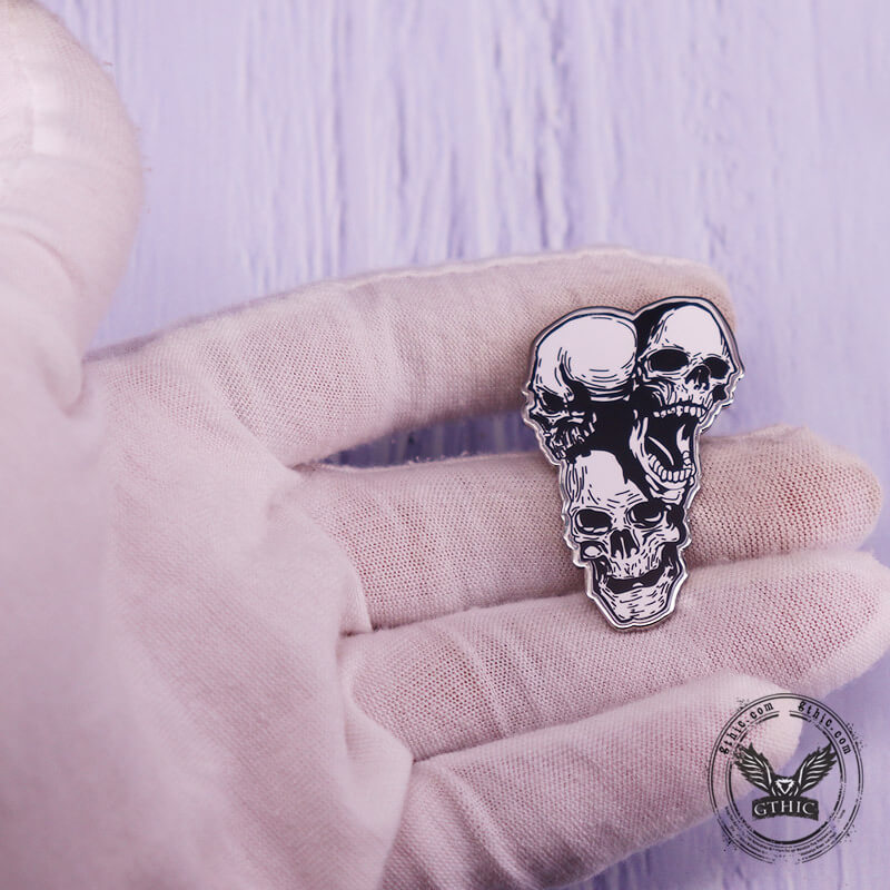 Gothic Stacked Skull Heads Alloy Brooch | Gthic.com